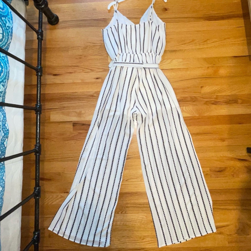 jumpsuit - Picture 2 of 3
